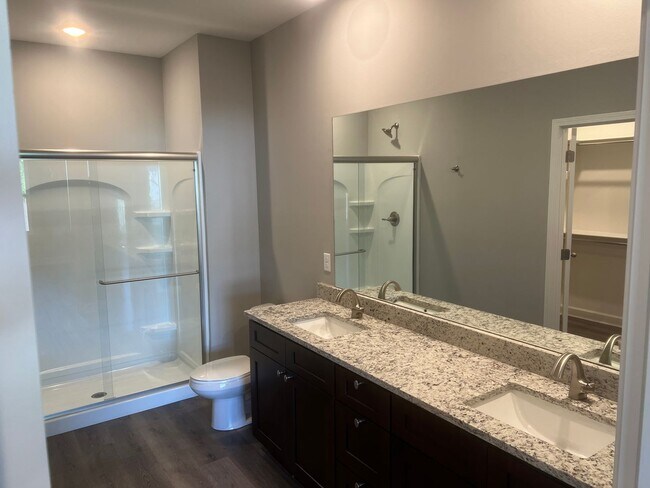 Building Photo - New 3 Bed 3 Bath Home