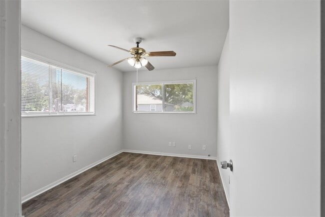 Building Photo - 815 Rugeley St