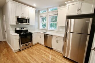 Building Photo - 248 Main St