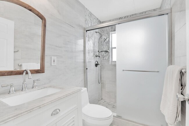Building Photo - 3211 Karen Dr
