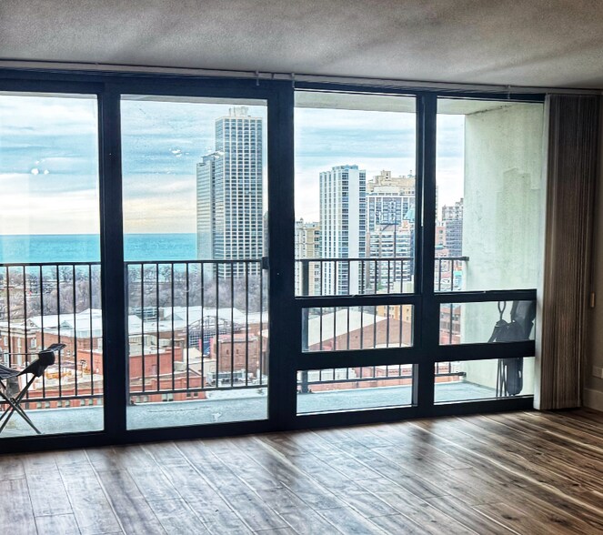 Building Photo - 1636 N Wells St