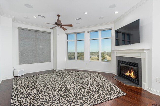 Building Photo - 2801 Wexford Dr