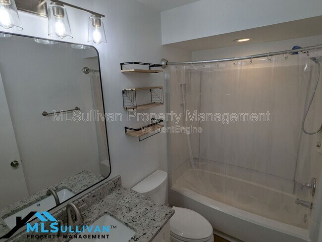Building Photo - 500 W Woodcroft Pkwy