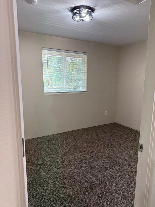 Building Photo - 870 Spurlock St