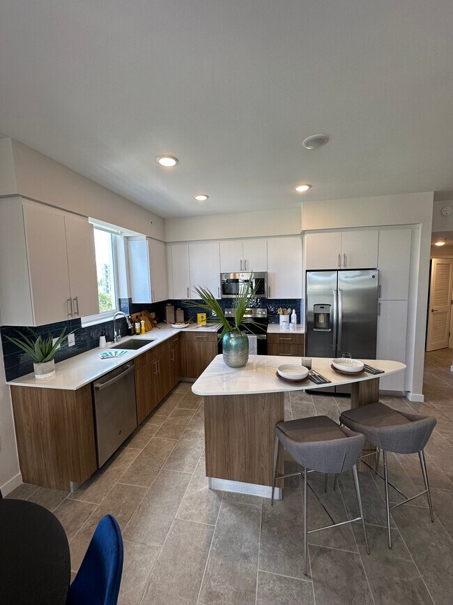 Building Photo - 2620 E Marina Bay Dr