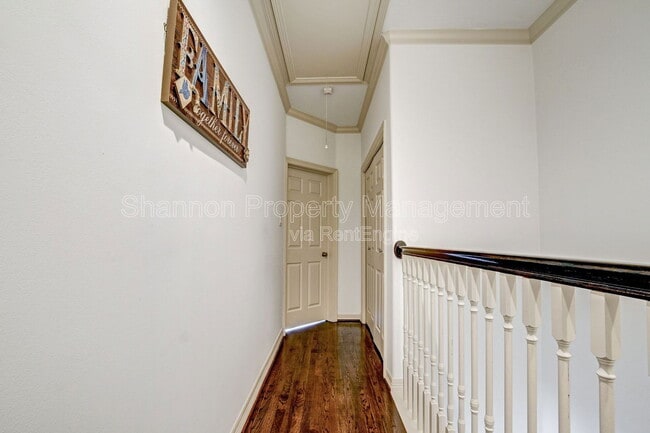 Building Photo - 1515 Hyde Park Blvd