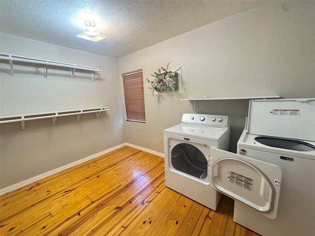 Building Photo - 17302 Mathis Rd