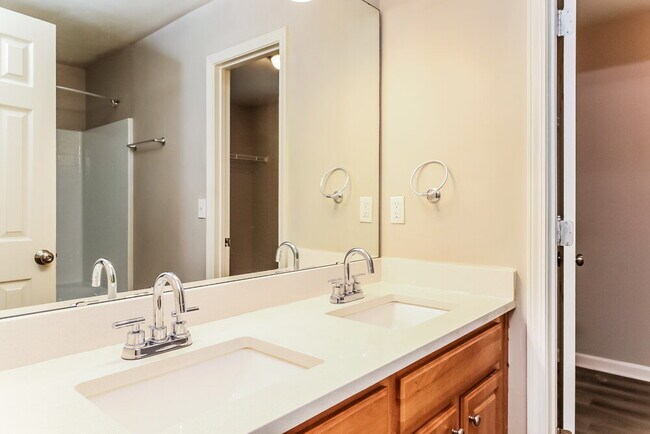 Building Photo - 1024 Valley Ridge Rd