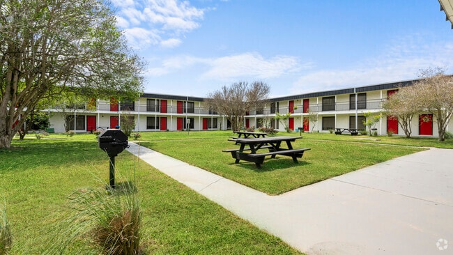 BCF Courtyard BBQ - Bay City Flats