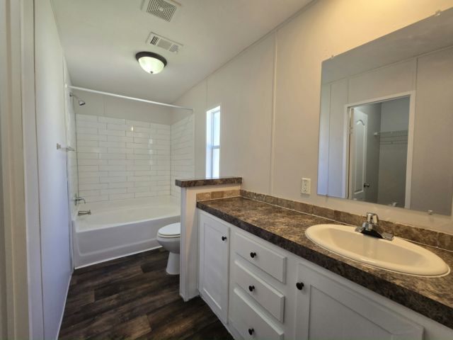 Building Photo - 18118 US-41