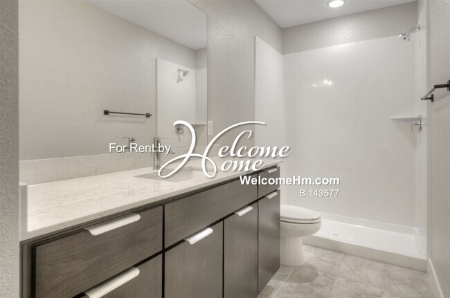 Building Photo - Coming Soon - NEWER Luxury Town Home Centr...
