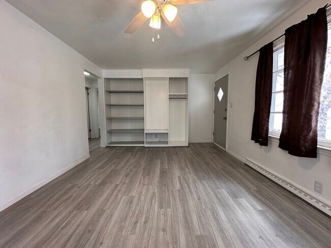 Building Photo - Recently Renovated 3 Bedroom 1 Bath Single Family Home!