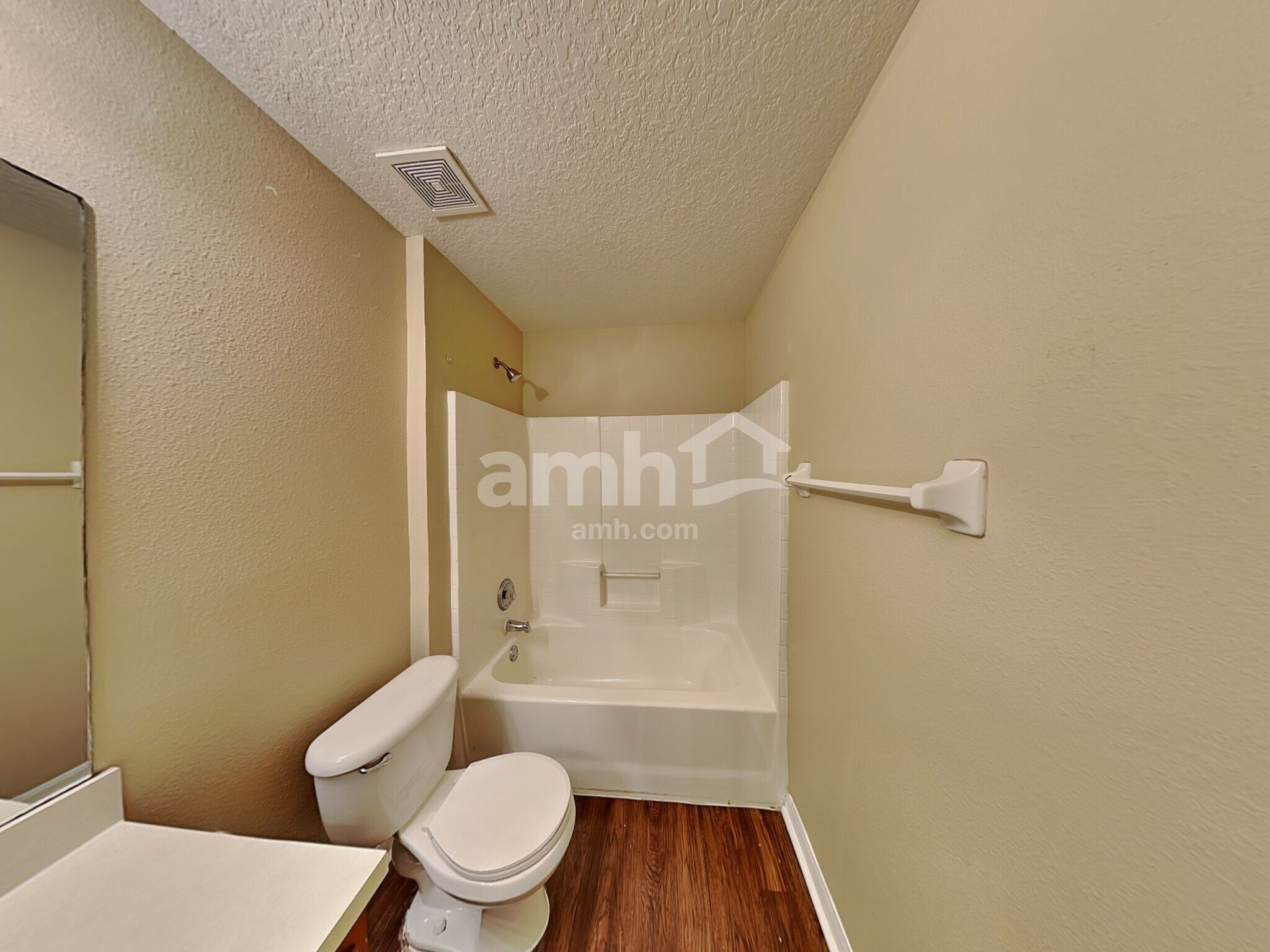 Building Photo - 1110 Bluegrass Dr