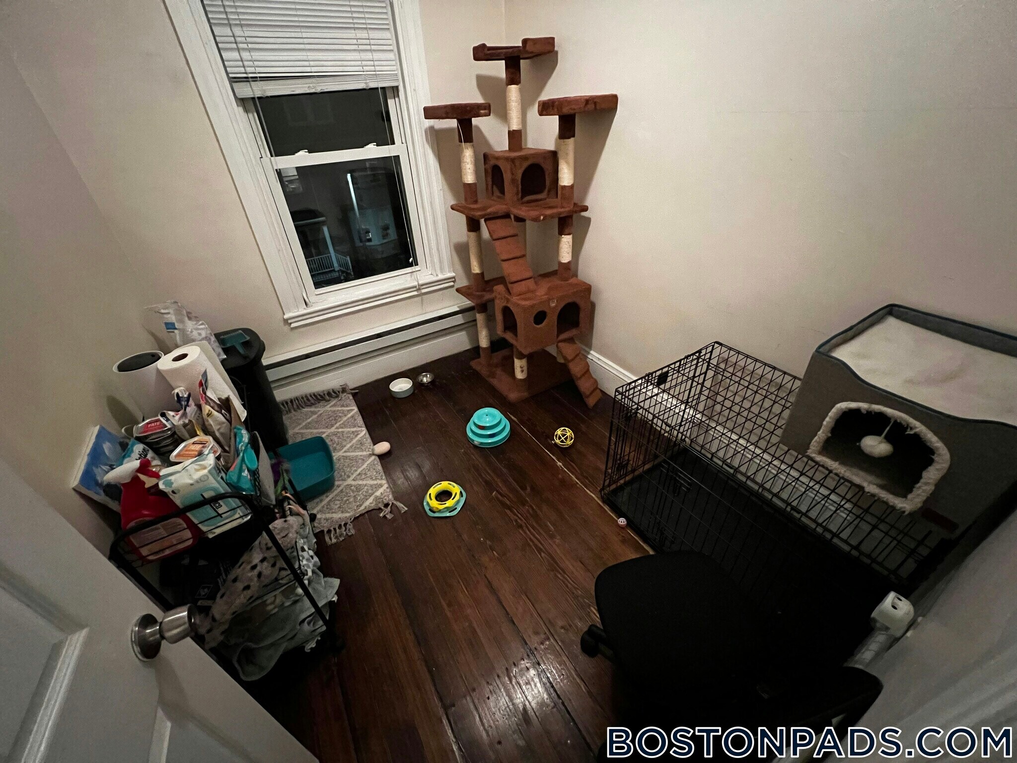 Building Photo - 42 Hillside St