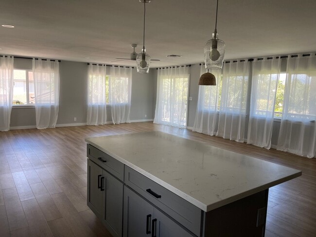 Building Photo - 2745 Puu Hoolai St