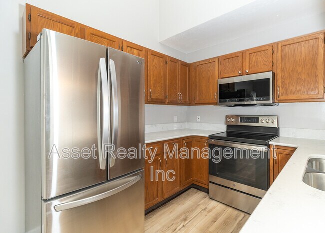 Building Photo - 10432 Fantasy Way