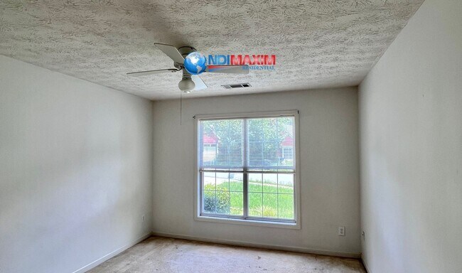 Building Photo - Spacious ranch in the DISCOVERY cluster in...