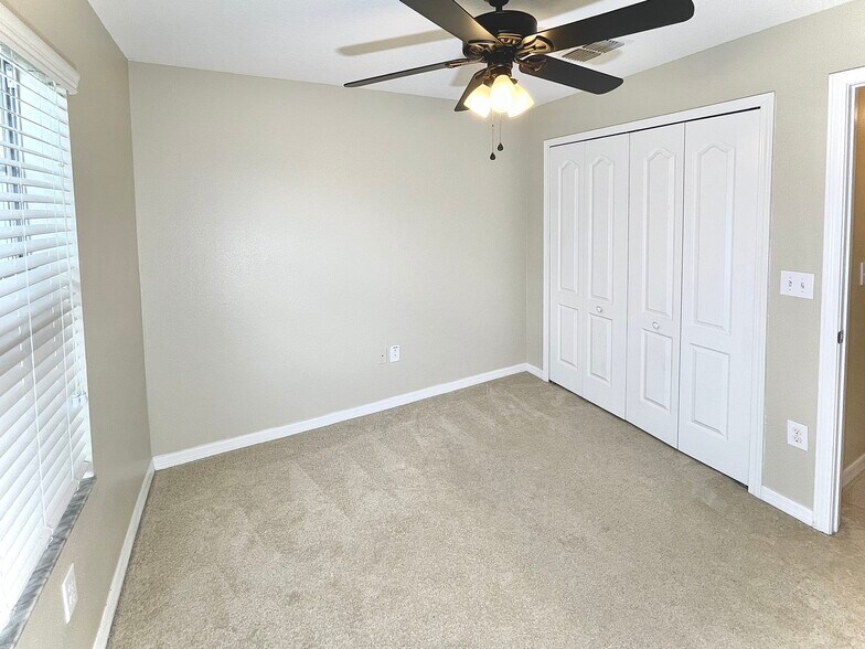 Building Photo - 4167 Shade Tree Ln