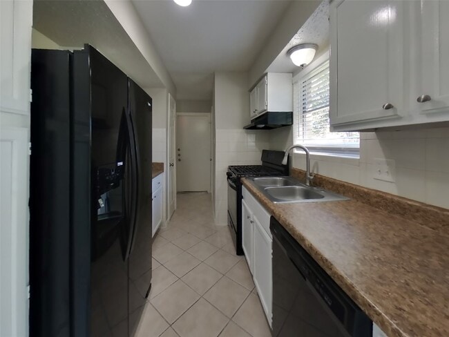 Building Photo - 7519 Lobera Dr