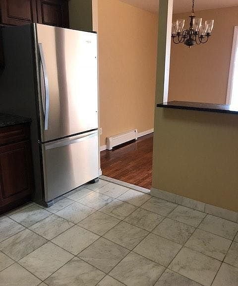 Building Photo - "Charming 3-Bedroom Oasis with 2 Full Bath...