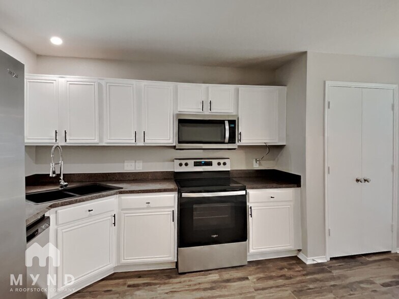 Building Photo - 10229 Dallam Ln