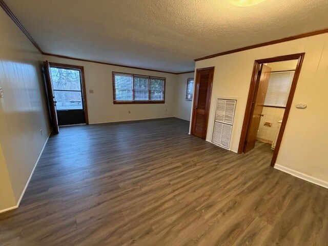 Building Photo - 239 W Stadium Dr