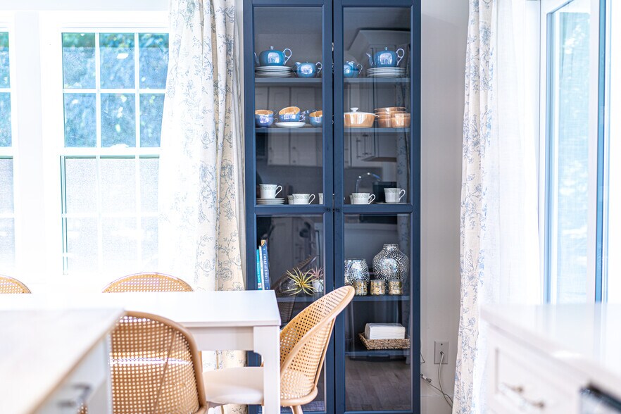 Building Photo - 176 Palmer Ave