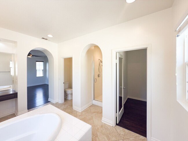 Building Photo - ~Temecula's Wolf Creek Community~ Beautifu...