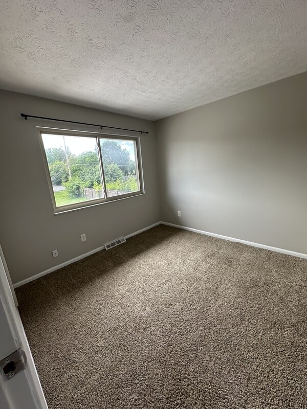 Building Photo - 4893 Nugent Dr