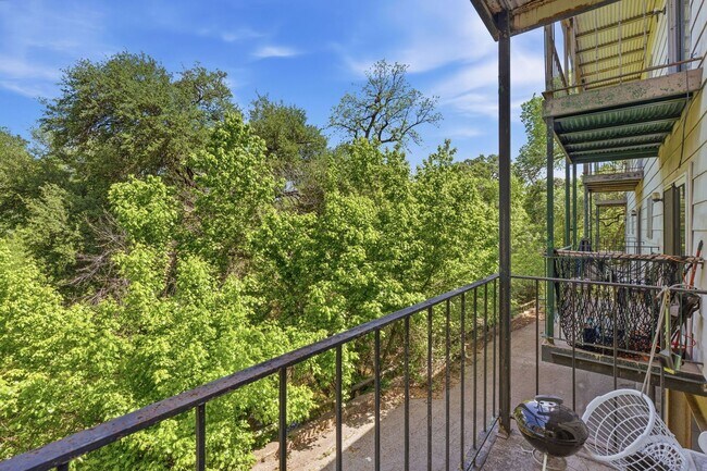 Building Photo - CENTURY 203