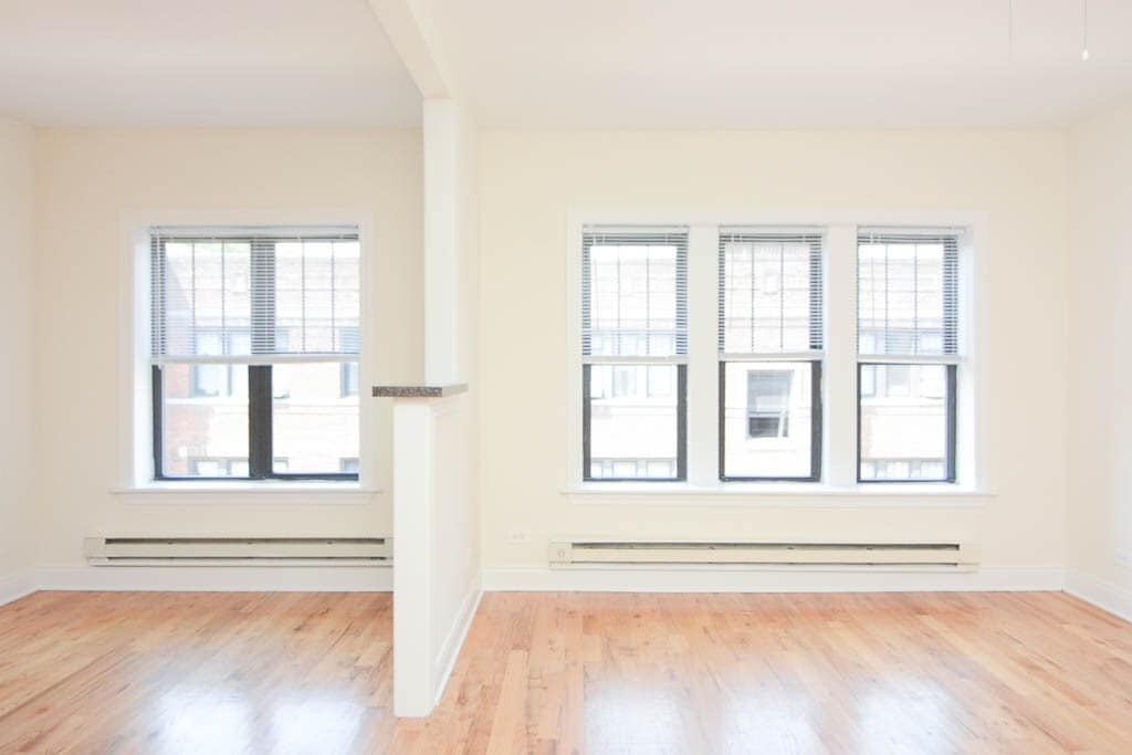 Building Photo - 629 W Cornelia Ave