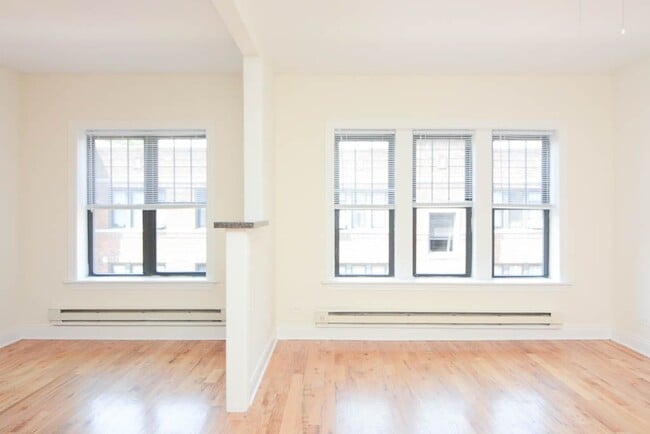 Building Photo - 631 W Cornelia