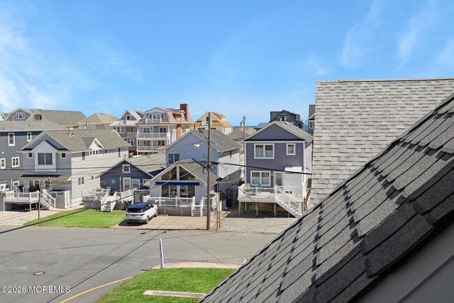 Building Photo - 565 Trout Ave