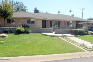 Building Photo - 3015 E Montecito Ave