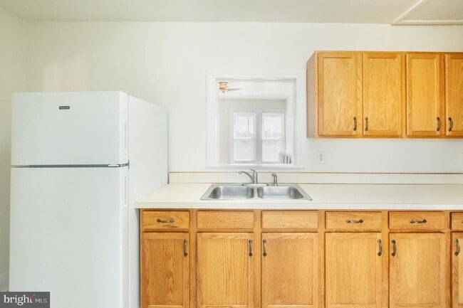 Building Photo - 401 W Washington St