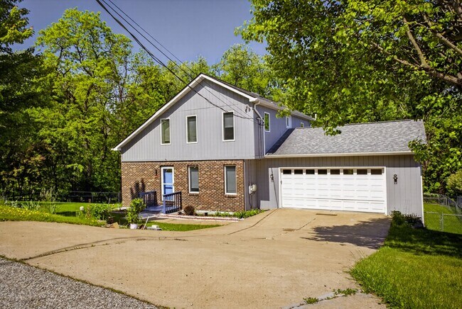 Building Photo - 59 Hartl Ln