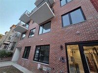 Building Photo - 526 56th St