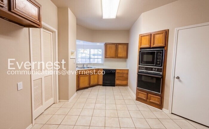 Building Photo - 3103 Hazy Park Dr