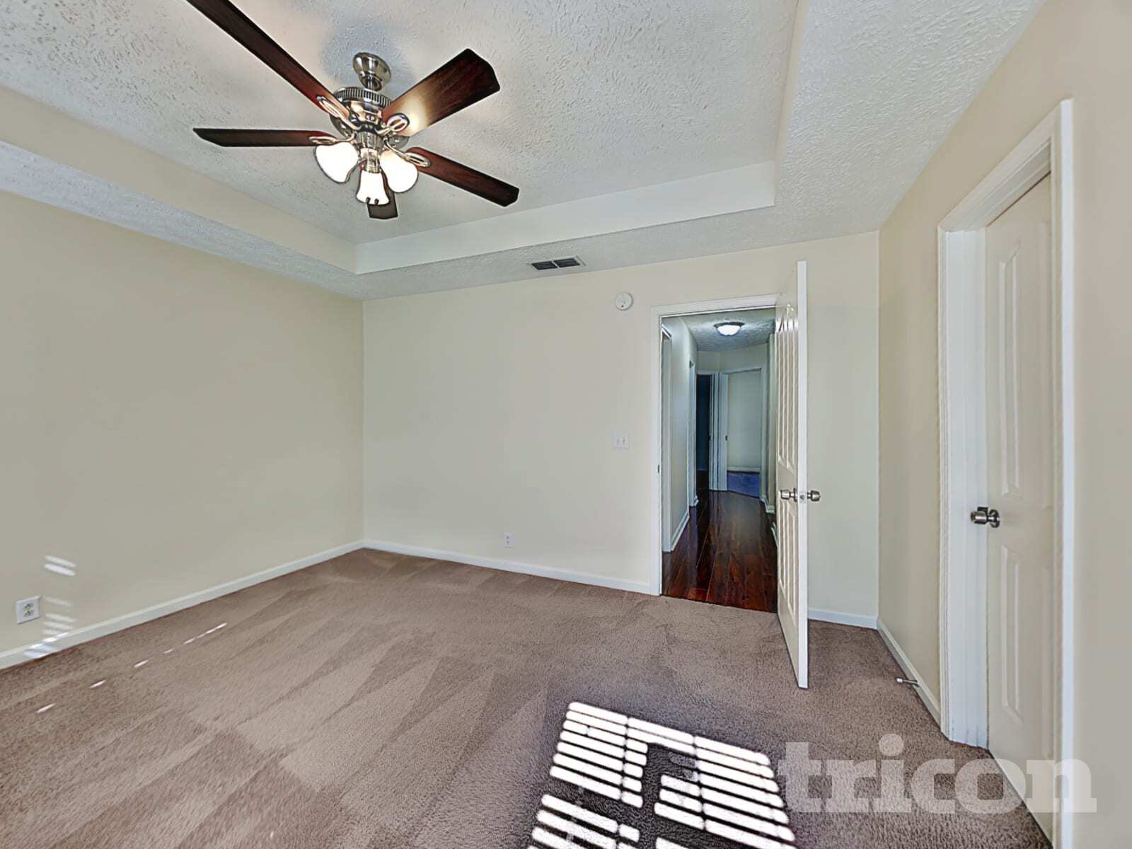 Building Photo - 3013 Weybridge Dr