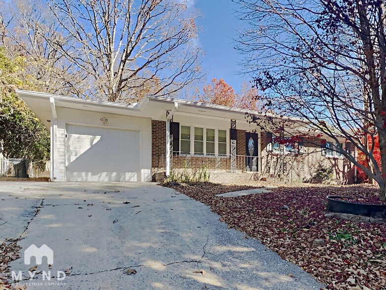 Primary Photo - 6852 Cherry Cir