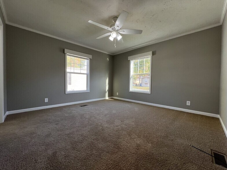 Building Photo - 158 Sugar Maple Dr