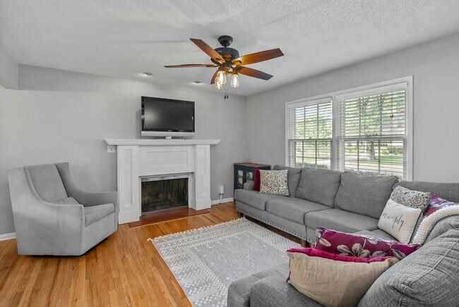 Building Photo - 7917 W 92nd Pl