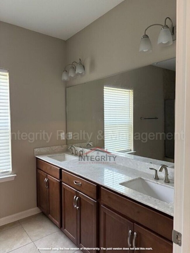 Building Photo - Beautiful 4 bed/ 2 bath in Eagle Landing
