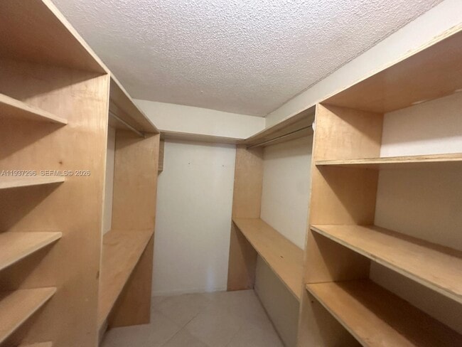 Building Photo - 523 Trace Cir