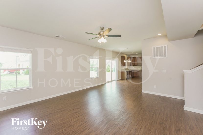 Building Photo - 102 Shanache Dr