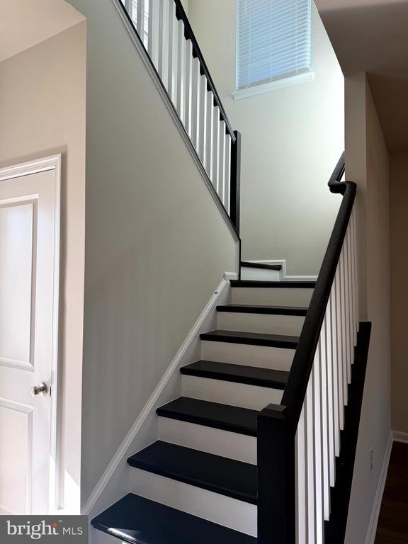 Building Photo - 461 Hanson St