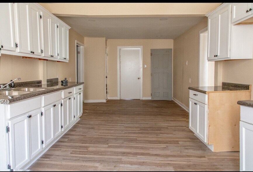 Building Photo - 1438 N 43rd St