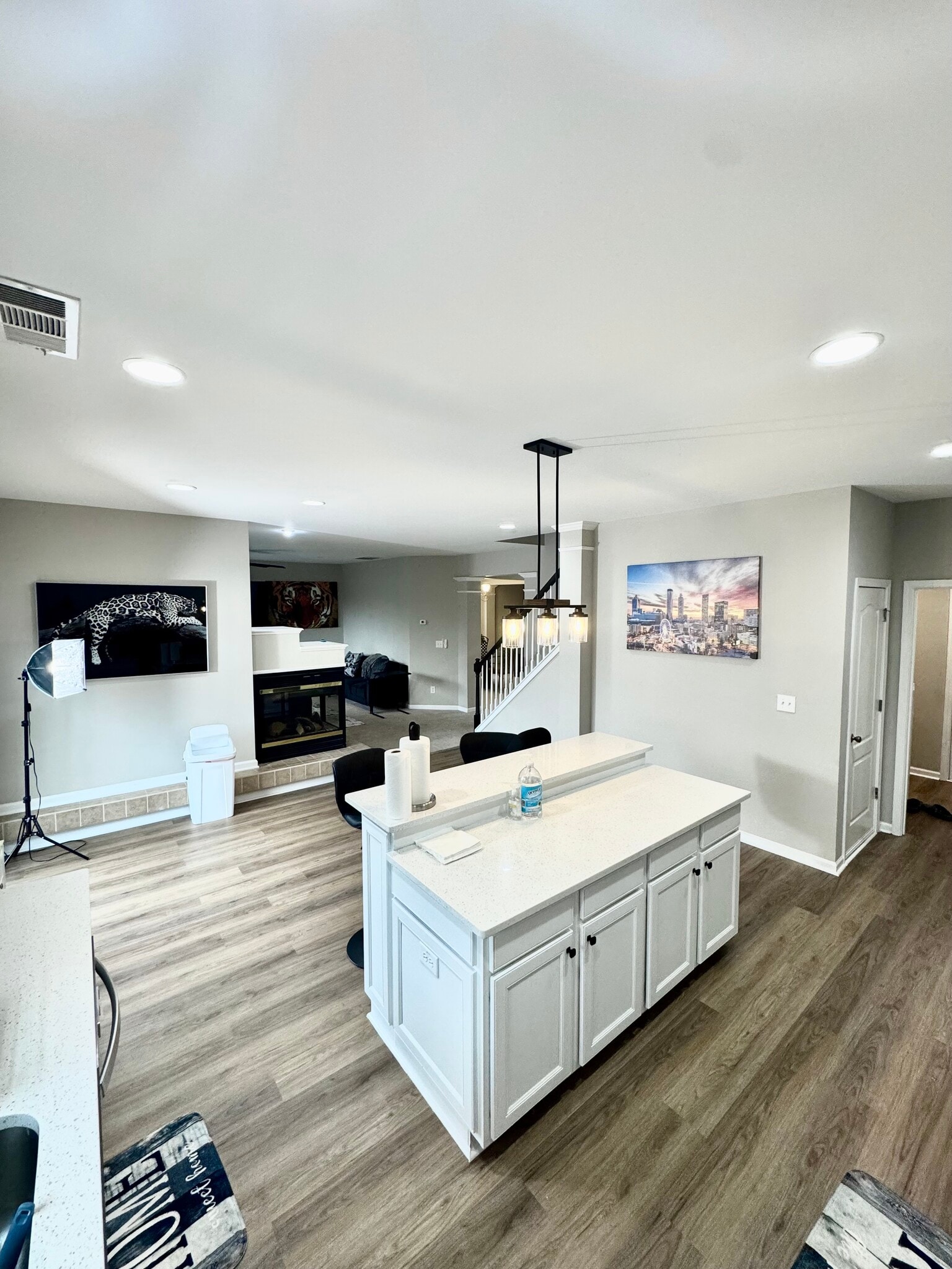 Building Photo - 410 Broadmoore Sq