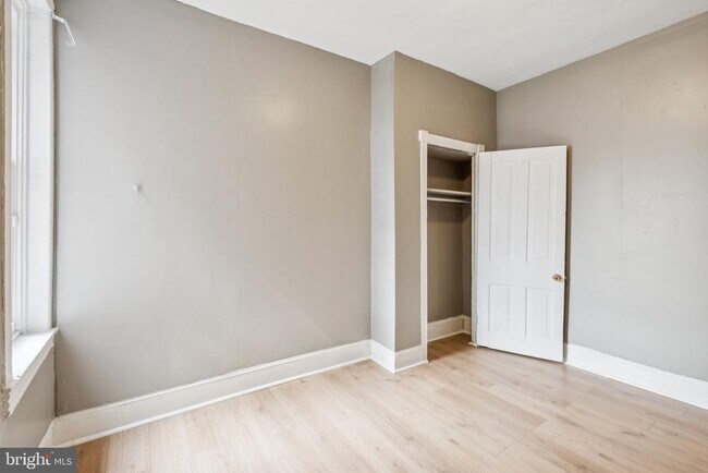 Building Photo - 518 N Wanamaker St