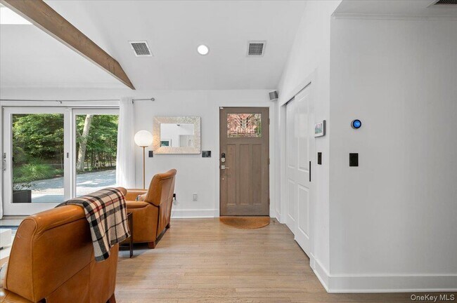 Building Photo - 94 Hands Creek Rd